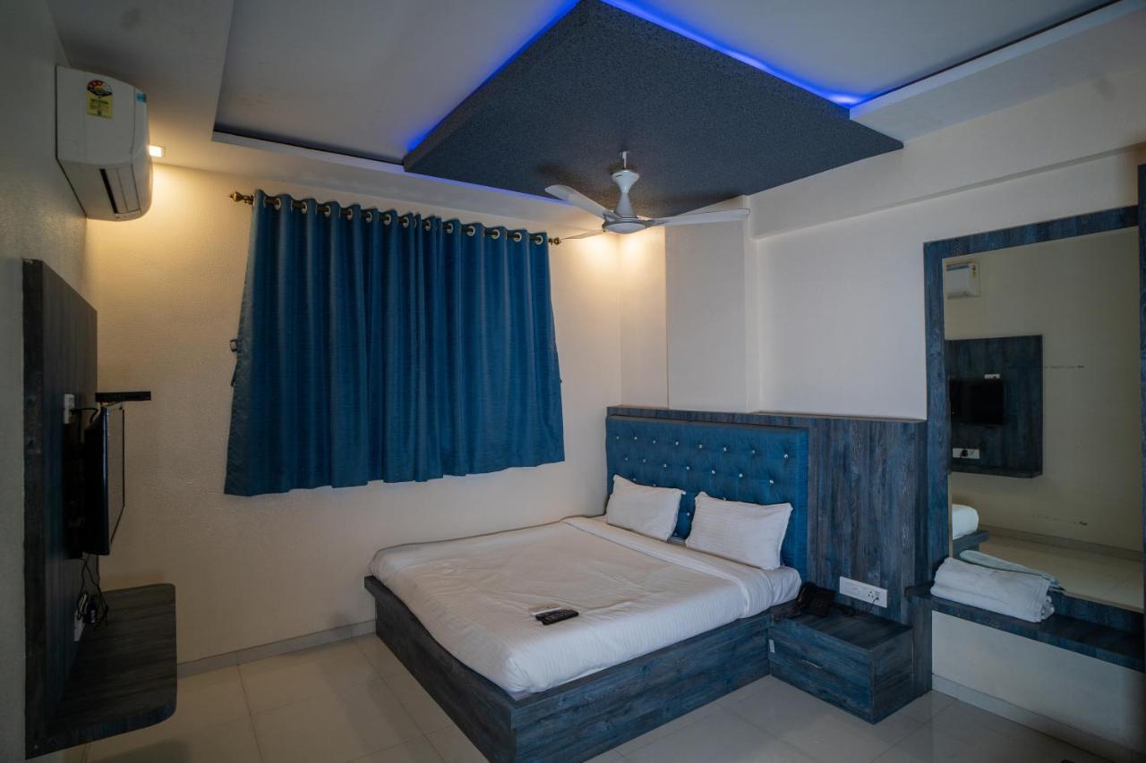 Hotel Mari Aai Residency Нави Мумбаи Экстерьер фото