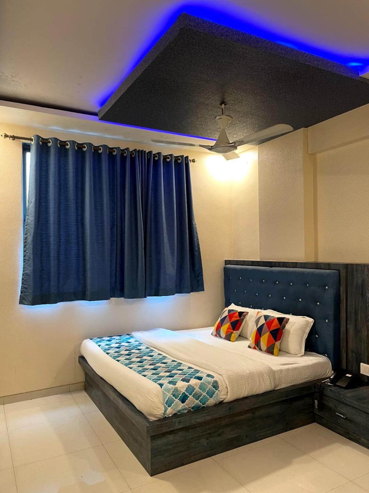 Hotel Mari Aai Residency Нави Мумбаи Экстерьер фото