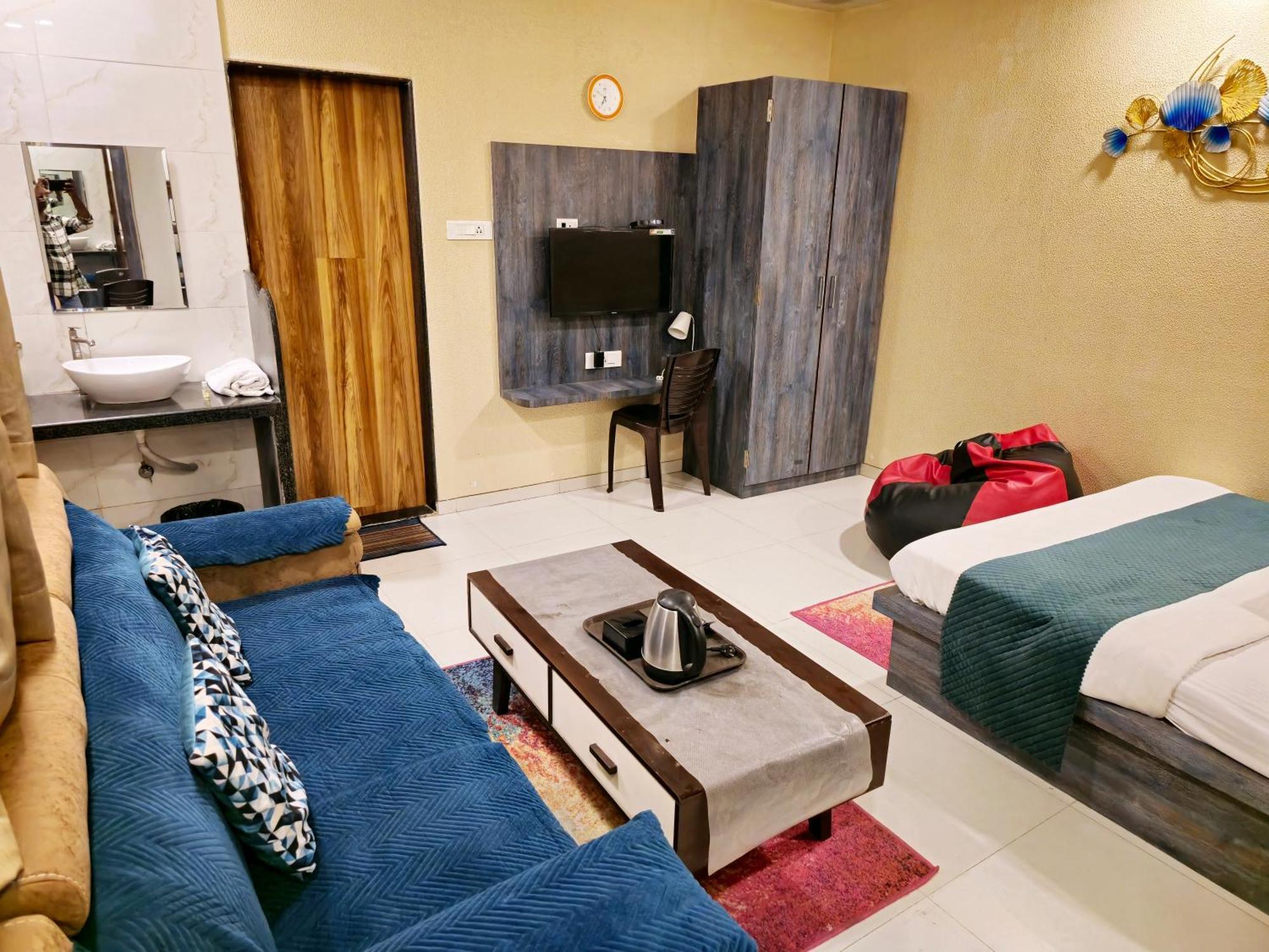 Hotel Mari Aai Residency Нави Мумбаи Номер фото