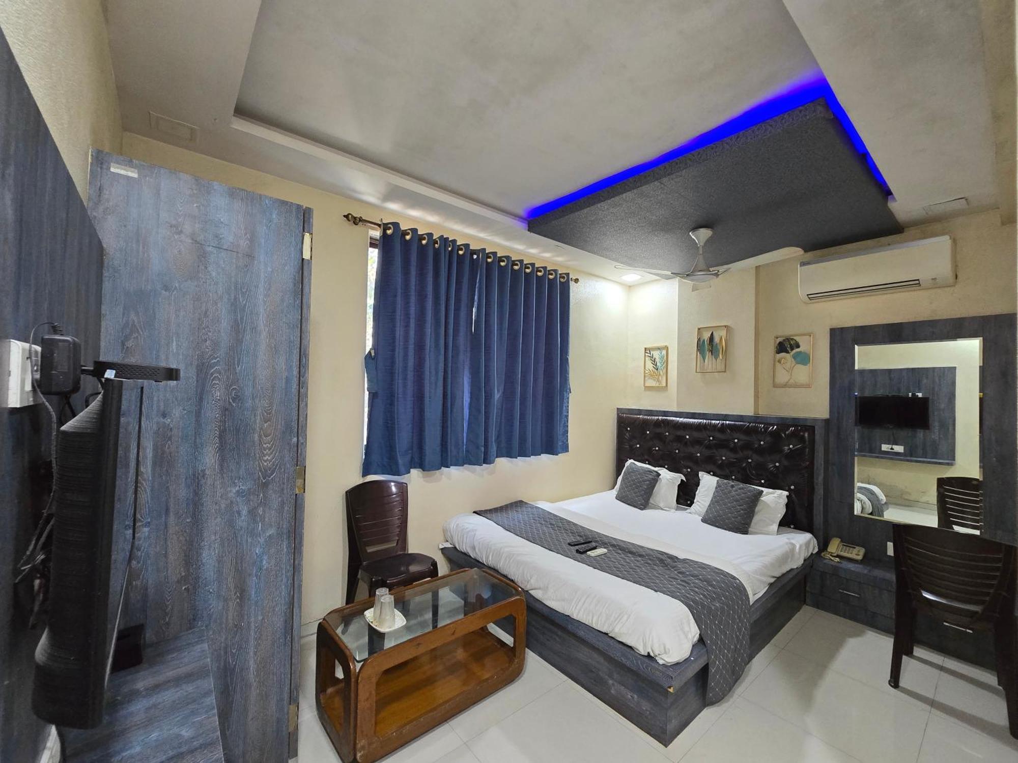 Hotel Mari Aai Residency Нави Мумбаи Номер фото