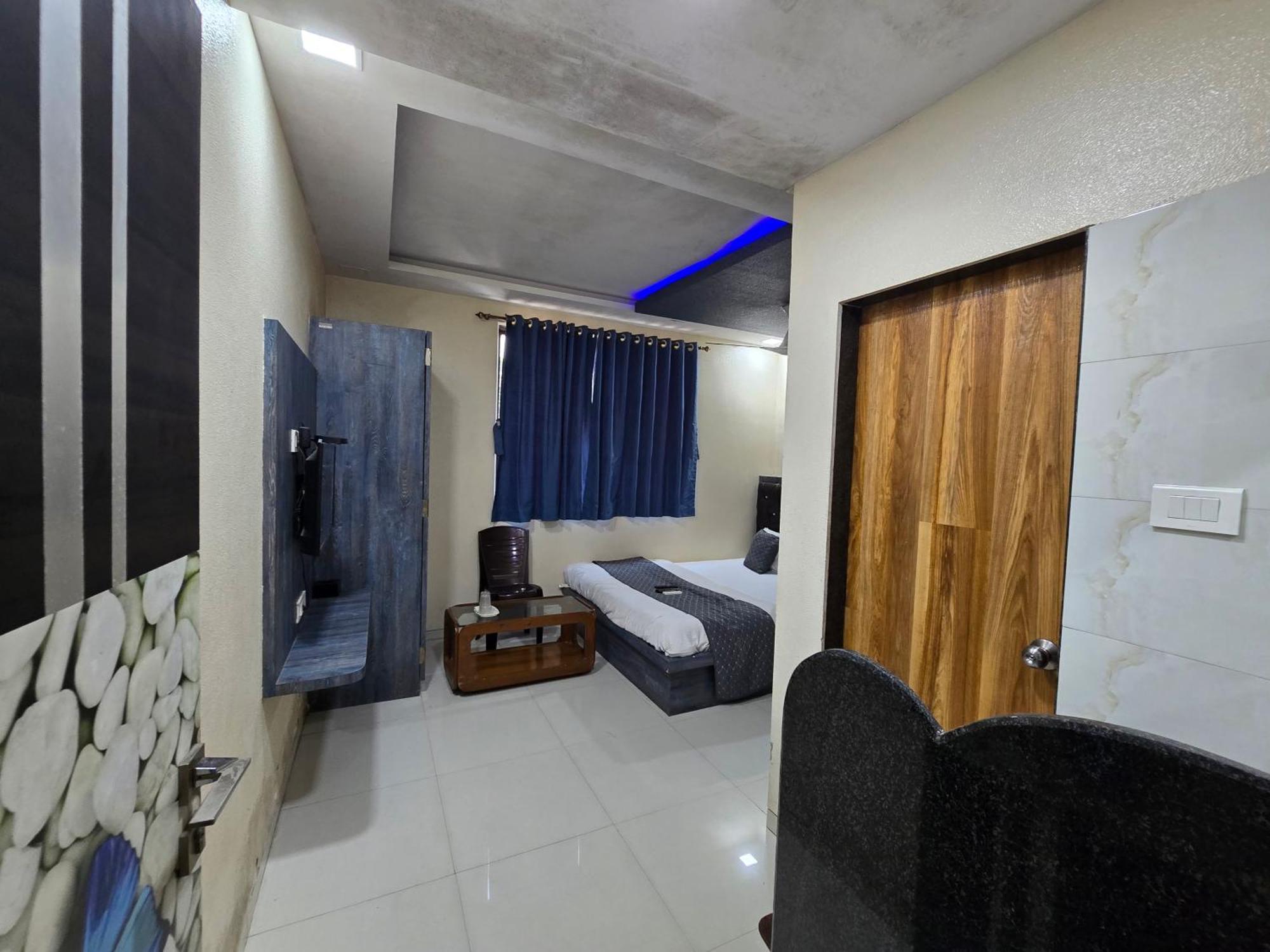 Hotel Mari Aai Residency Нави Мумбаи Номер фото